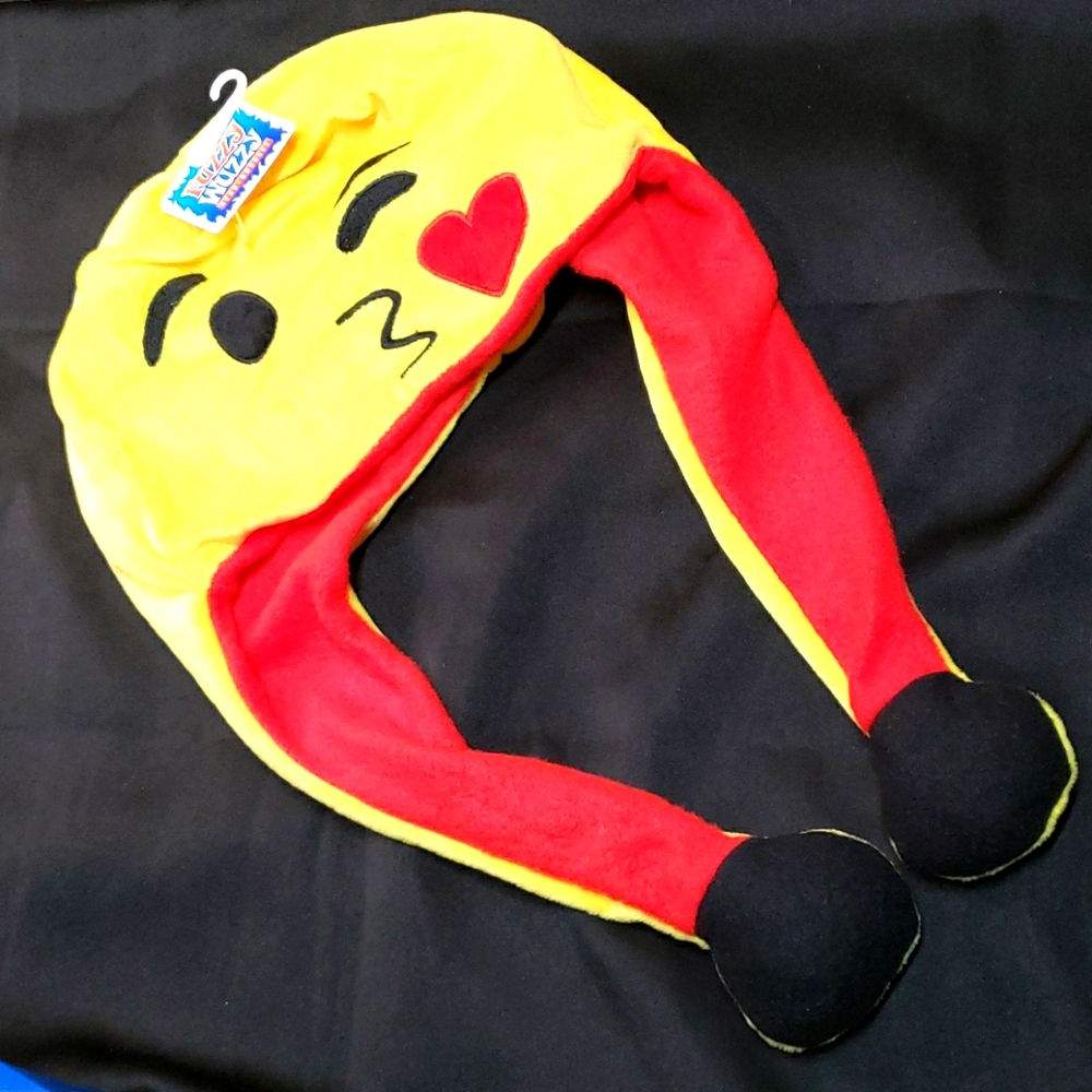 Y2K Fuzzy Wuzzy Head Huggeez Kiss Emoji Ear Flap Hat Adult OS NWT